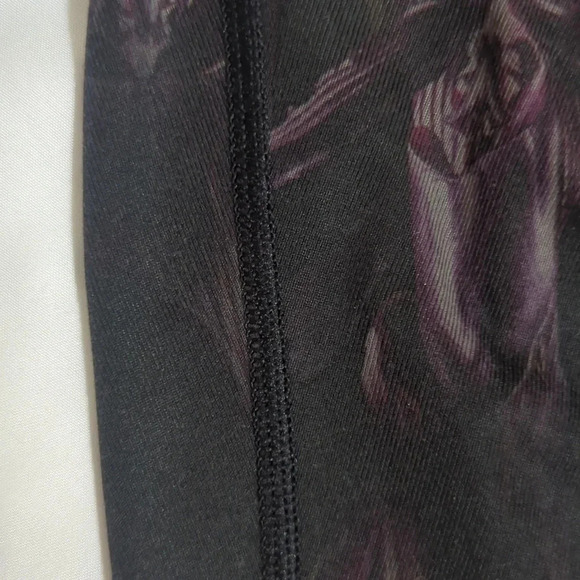 Lululemon Wunder Under Crop, Color Midnight Iris Multi / Black Size 4 - Picture 12 of 16